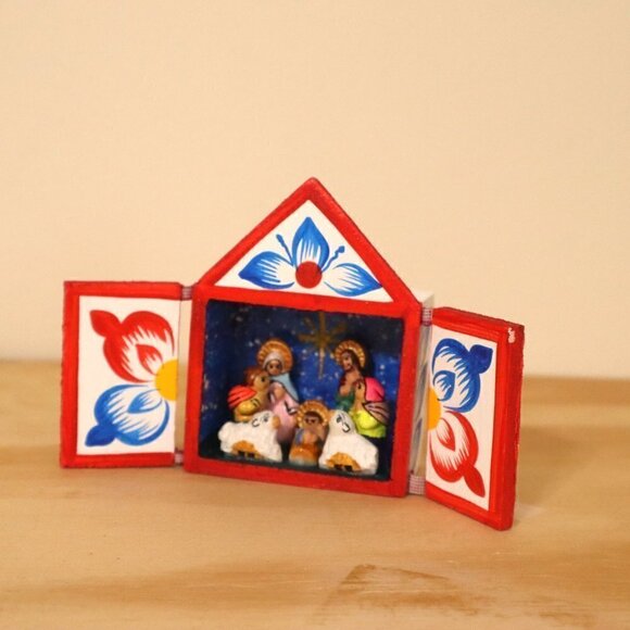 Nativity Scene Miniature Diorama Retablo‎ Wood Box 3" Tall - Picture 2 of 9